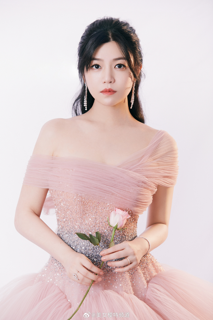 陈妍希3.jpg
