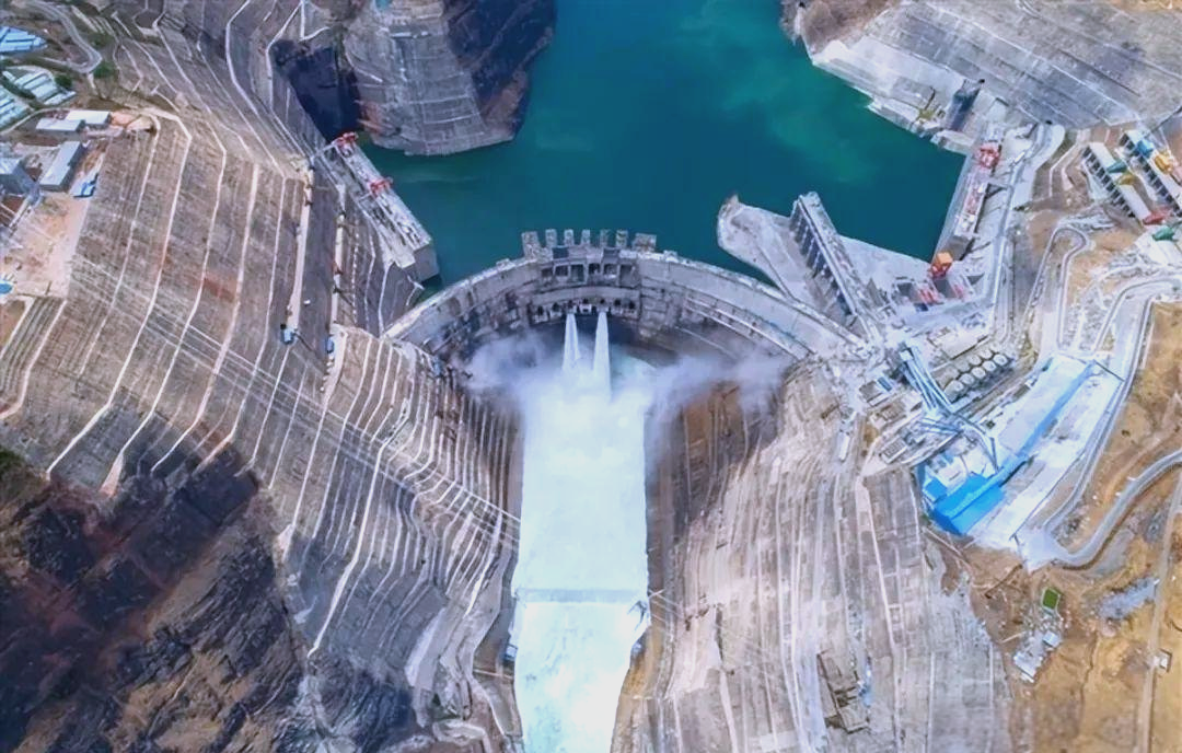白鹤滩水电站3.png