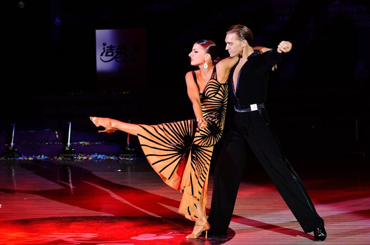 国际标准舞(图3)