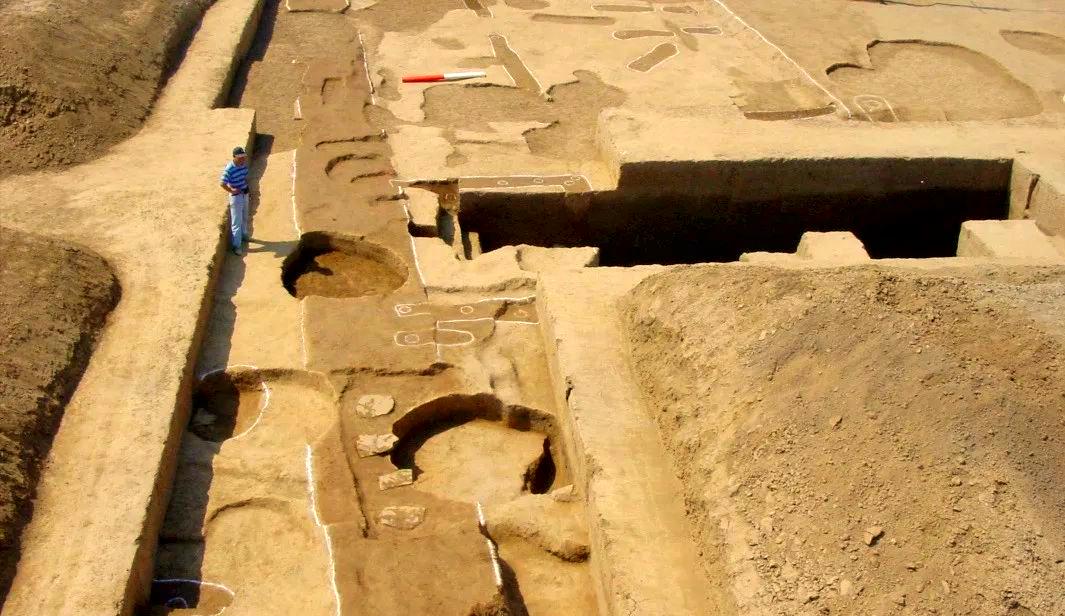 二里头遗址(图2)