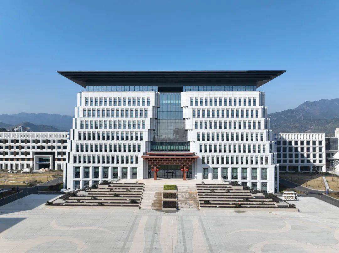 福建福耀科技大学(图1)